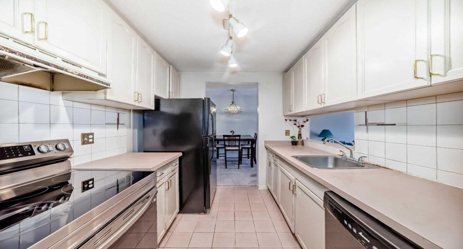 723 57 Avenue, Calgary, Alberta t2v4z3, 1 Bedroom Bedrooms, ,1 BathroomBathrooms,Residential,For Sale,57,A2278441