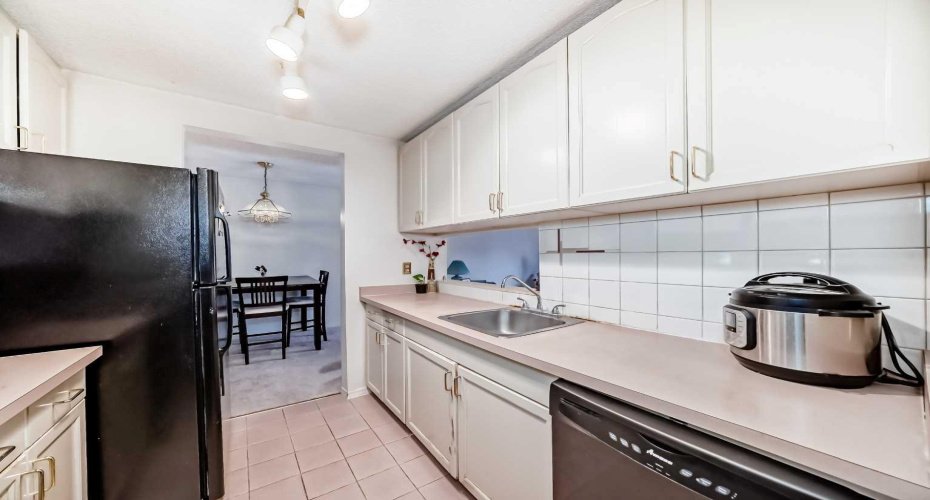 723 57 Avenue, Calgary, Alberta t2v4z3, 1 Bedroom Bedrooms, ,1 BathroomBathrooms,Residential,For Sale,57,A2278441