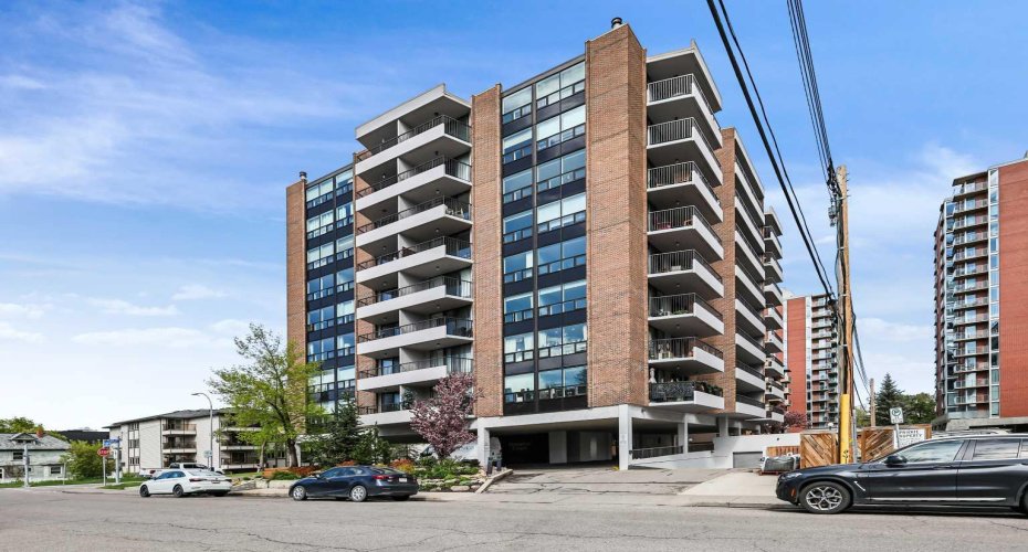 133 25 Avenue, Calgary, Alberta T2S 0K8, 2 Bedrooms Bedrooms, ,2 BathroomsBathrooms,Residential,For Sale,25,A2278443