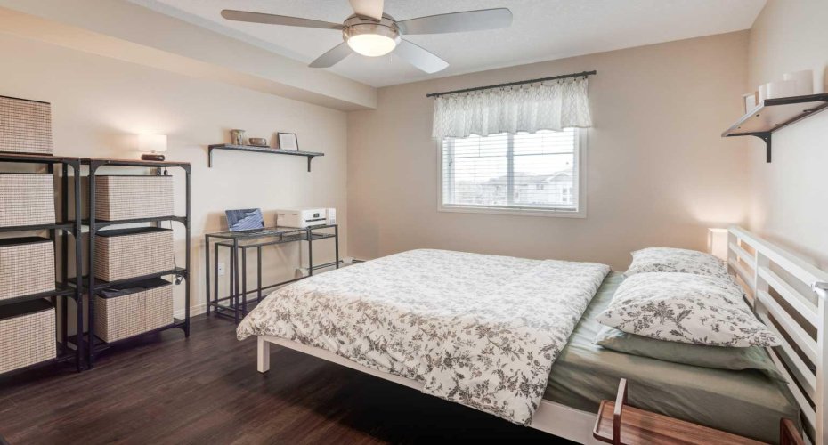 406 Cranberry Park, Calgary, Alberta T3M 1Y9, 2 Bedrooms Bedrooms, ,2 BathroomsBathrooms,Residential,For Sale,Cranberry,A2278452