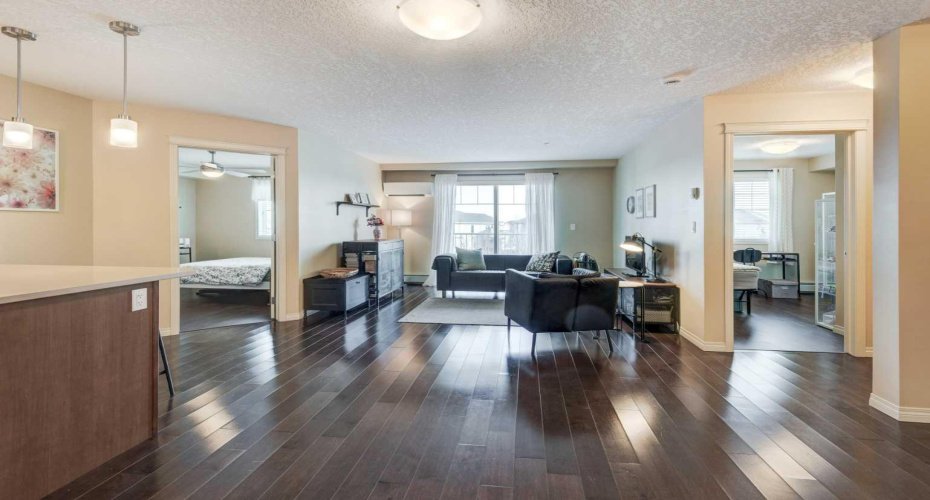 406 Cranberry Park, Calgary, Alberta T3M 1Y9, 2 Bedrooms Bedrooms, ,2 BathroomsBathrooms,Residential,For Sale,Cranberry,A2278452