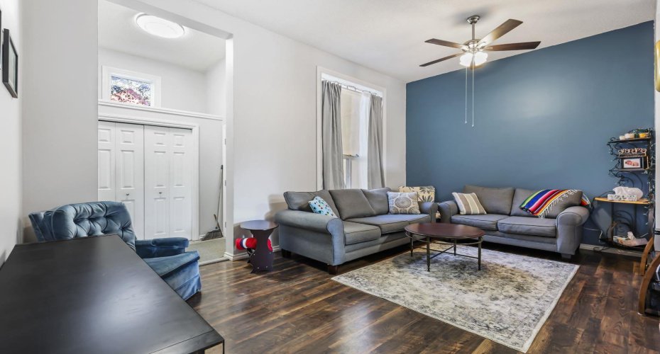 7 Westland Road, Okotoks, Alberta T1S 1Z1, 2 Bedrooms Bedrooms, ,2 BathroomsBathrooms,Residential,For Sale,Westland,A2278487