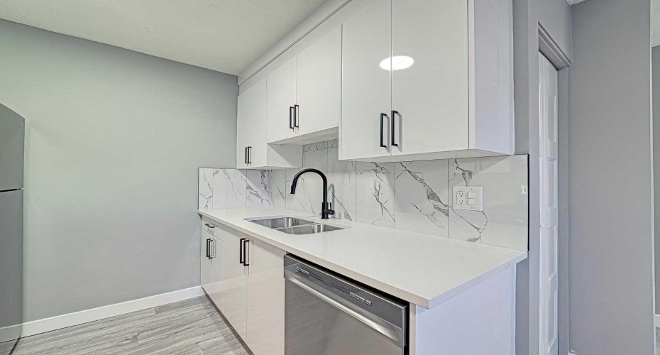 195 Manora Place, Calgary, Alberta T2A 5J8, 3 Bedrooms Bedrooms, ,1 BathroomBathrooms,Residential,For Sale,Manora,A2278402