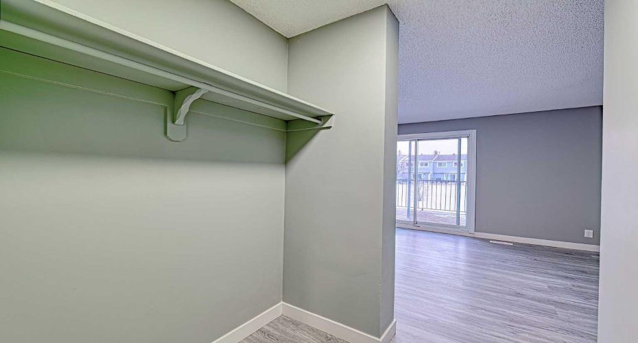 195 Manora Place, Calgary, Alberta T2A 5J8, 3 Bedrooms Bedrooms, ,1 BathroomBathrooms,Residential,For Sale,Manora,A2278402