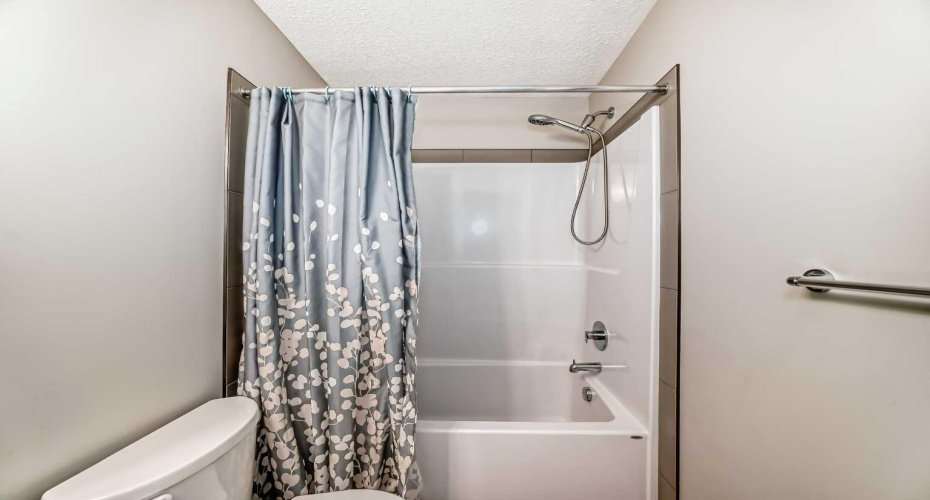 7451 Falconridge Boulevard, Calgary, Alberta T3J 0Z8, 3 Bedrooms Bedrooms, ,3 BathroomsBathrooms,Residential,For Sale,Falconridge,A2265018