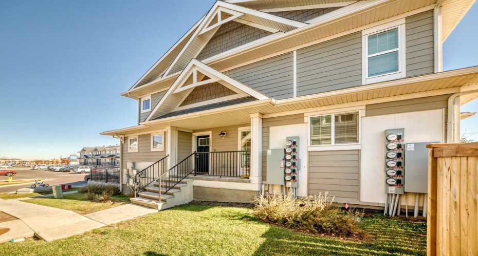 7451 Falconridge Boulevard, Calgary, Alberta T3J 0Z8, 3 Bedrooms Bedrooms, ,3 BathroomsBathrooms,Residential,For Sale,Falconridge,A2265018