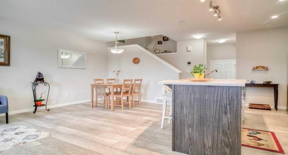 97 Yorkville Boulevard, Calgary, Alberta T2X 4J9, 3 Bedrooms Bedrooms, ,3 BathroomsBathrooms,Residential,For Sale,Yorkville,A2277782