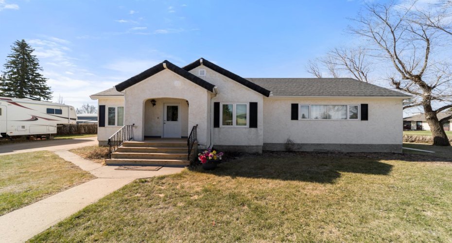 5615 49 Avenue, Killam, Alberta T0B 2L0, 3 Bedrooms Bedrooms, ,2 BathroomsBathrooms,Residential,For Sale,49,A2278482