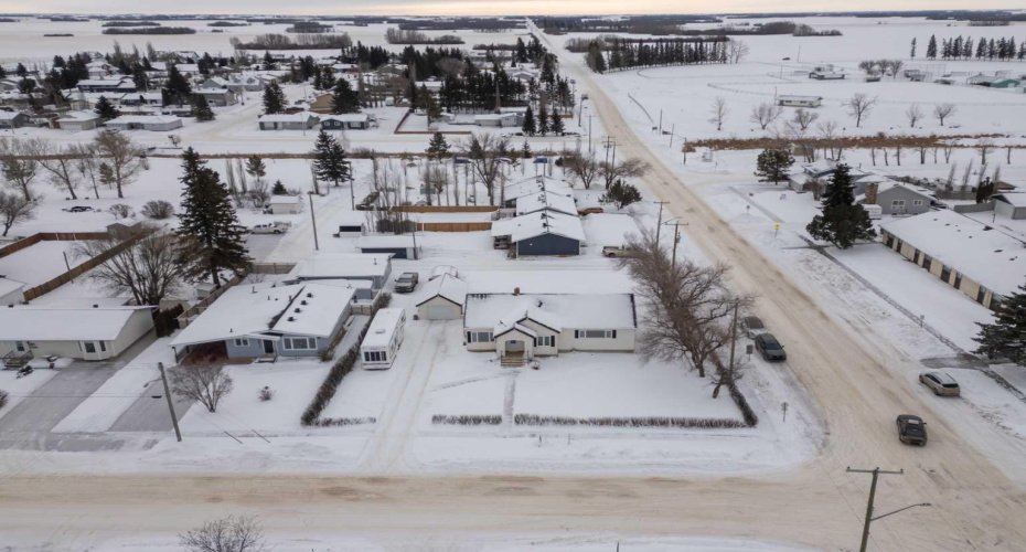5615 49 Avenue, Killam, Alberta T0B 2L0, 3 Bedrooms Bedrooms, ,2 BathroomsBathrooms,Residential,For Sale,49,A2278482