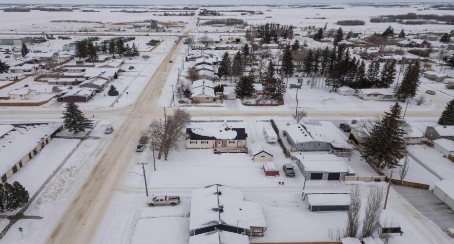5615 49 Avenue, Killam, Alberta T0B 2L0, 3 Bedrooms Bedrooms, ,2 BathroomsBathrooms,Residential,For Sale,49,A2278482