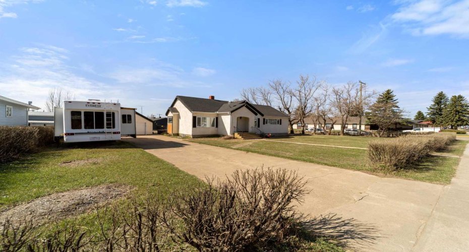 5615 49 Avenue, Killam, Alberta T0B 2L0, 3 Bedrooms Bedrooms, ,2 BathroomsBathrooms,Residential,For Sale,49,A2278482