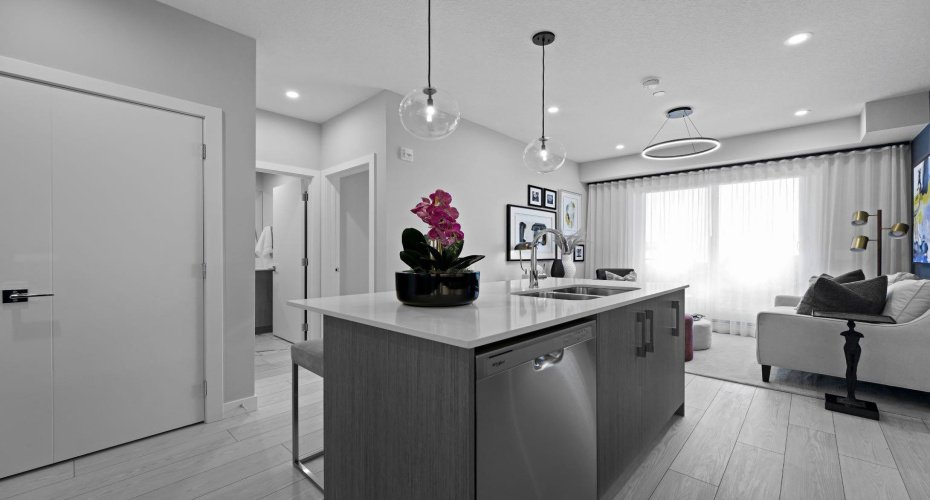 63 Corner Glen Crescent, Calgary, Alberta T3N2R6, 2 Bedrooms Bedrooms, ,2 BathroomsBathrooms,Residential,For Sale,Corner Glen,A2278529