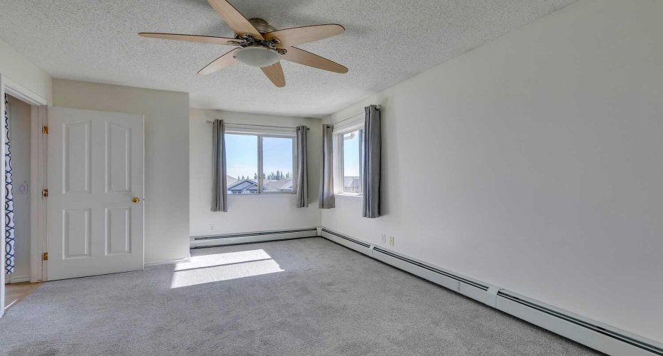 7301 Valleyview Park, Calgary, Alberta T2B 3R6, 2 Bedrooms Bedrooms, ,2 BathroomsBathrooms,Residential,For Sale,Valleyview,A2278543