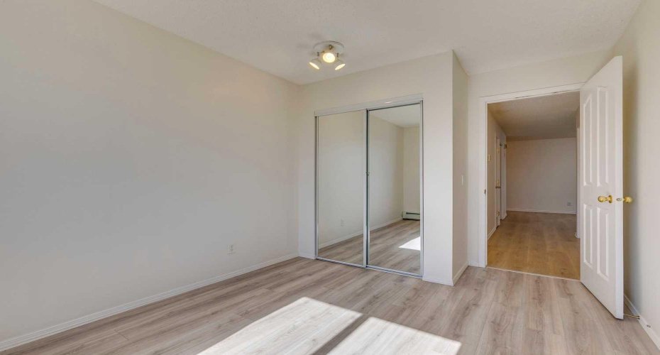 7301 Valleyview Park, Calgary, Alberta T2B 3R6, 2 Bedrooms Bedrooms, ,2 BathroomsBathrooms,Residential,For Sale,Valleyview,A2278543