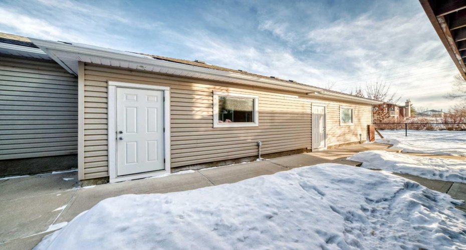 397 Rainbow Falls Drive, Chestermere, Alberta T1X 0L1, 3 Bedrooms Bedrooms, ,4 BathroomsBathrooms,Residential,For Sale,Rainbow Falls,A2278613