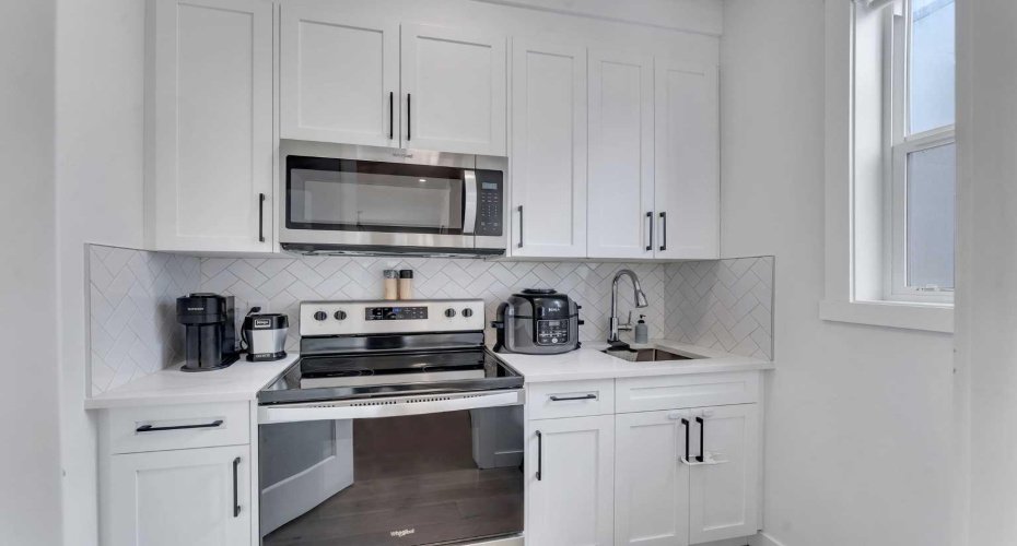 202 Kinniburgh Crescent, Chestermere, Alberta T1X 1Y2, 7 Bedrooms Bedrooms, ,5 BathroomsBathrooms,Residential,For Sale,Kinniburgh,A2278696