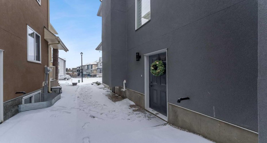 202 Kinniburgh Crescent, Chestermere, Alberta T1X 1Y2, 7 Bedrooms Bedrooms, ,5 BathroomsBathrooms,Residential,For Sale,Kinniburgh,A2278696