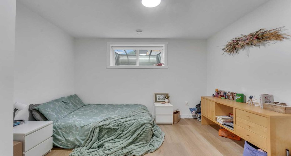 202 Kinniburgh Crescent, Chestermere, Alberta T1X 1Y2, 7 Bedrooms Bedrooms, ,5 BathroomsBathrooms,Residential,For Sale,Kinniburgh,A2278696