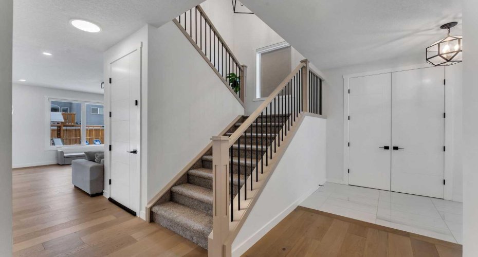 202 Kinniburgh Crescent, Chestermere, Alberta T1X 1Y2, 7 Bedrooms Bedrooms, ,5 BathroomsBathrooms,Residential,For Sale,Kinniburgh,A2278696