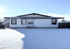 413 2 Avenue, Oyen, Alberta T0J2J0, 2 Bedrooms Bedrooms, ,2 BathroomsBathrooms,Residential,For Sale,2,A2278759 413 2 Avenue, Oyen, Alberta T0J2J0, 2 Bedrooms Bedrooms, ,2 BathroomsBathrooms,Residential,For Sale,2,A2278759