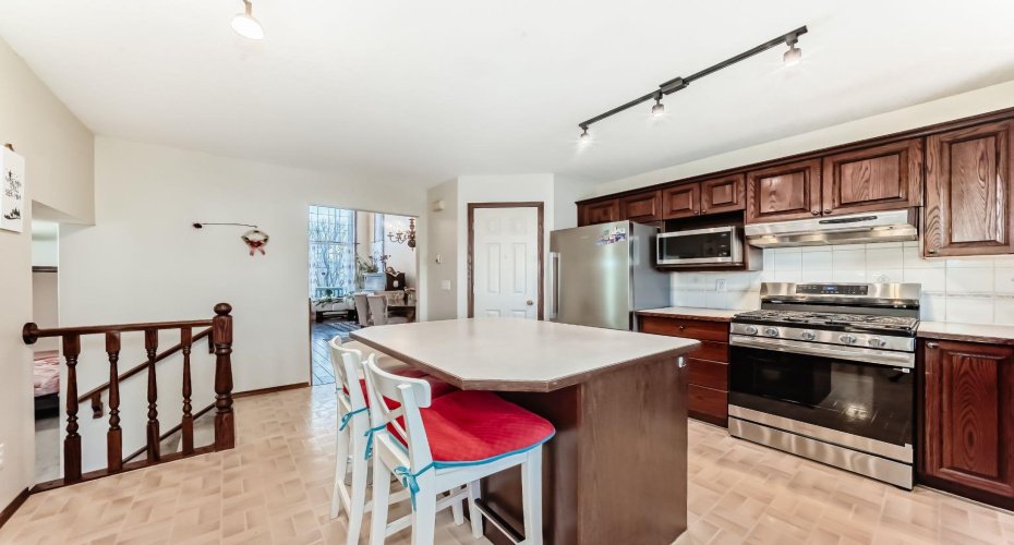 3708 Douglas Ridge Way, Calgary, Alberta T2Z 3B6, 2 Bedrooms Bedrooms, ,2 BathroomsBathrooms,Residential,For Sale,Douglas Ridge,A2277381