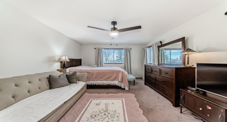 3708 Douglas Ridge Way, Calgary, Alberta T2Z 3B6, 2 Bedrooms Bedrooms, ,2 BathroomsBathrooms,Residential,For Sale,Douglas Ridge,A2277381