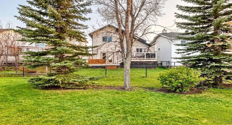 3708 Douglas Ridge Way, Calgary, Alberta T2Z 3B6, 2 Bedrooms Bedrooms, ,2 BathroomsBathrooms,Residential,For Sale,Douglas Ridge,A2277381