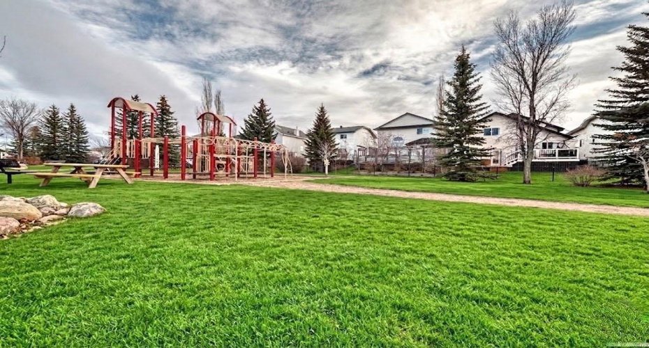 3708 Douglas Ridge Way, Calgary, Alberta T2Z 3B6, 2 Bedrooms Bedrooms, ,2 BathroomsBathrooms,Residential,For Sale,Douglas Ridge,A2277381