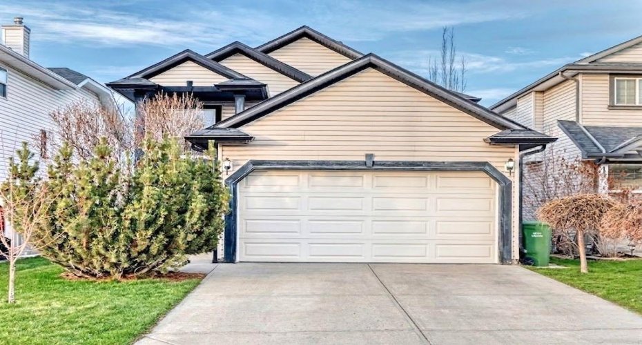 3708 Douglas Ridge Way, Calgary, Alberta T2Z 3B6, 2 Bedrooms Bedrooms, ,2 BathroomsBathrooms,Residential,For Sale,Douglas Ridge,A2277381