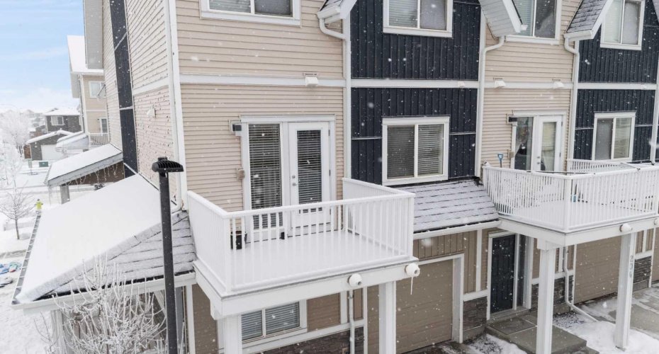 32 Red Embers Parade, Calgary, Alberta T3N 1P7, 2 Bedrooms Bedrooms, ,3 BathroomsBathrooms,Residential,For Sale,Red Embers,A2278830