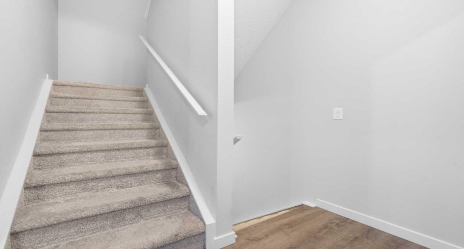 32 Red Embers Parade, Calgary, Alberta T3N 1P7, 2 Bedrooms Bedrooms, ,3 BathroomsBathrooms,Residential,For Sale,Red Embers,A2278830