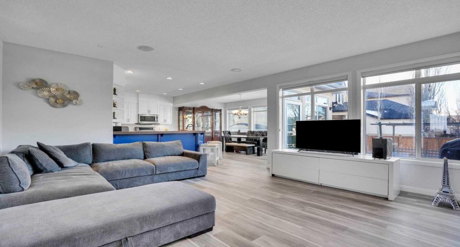 74 Cranleigh Green, Calgary, Alberta T3M 1J2, 4 Bedrooms Bedrooms, ,4 BathroomsBathrooms,Residential,For Sale,Cranleigh,A2278831