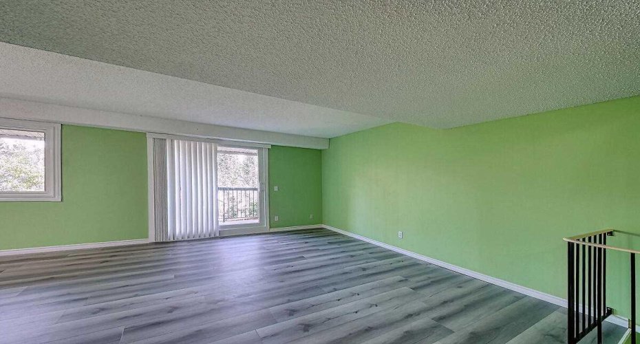 2200 Woodview Drive, Calgary, Alberta T2W 3N6, 2 Bedrooms Bedrooms, ,1 BathroomBathrooms,Residential,For Sale,Woodview,A2278836