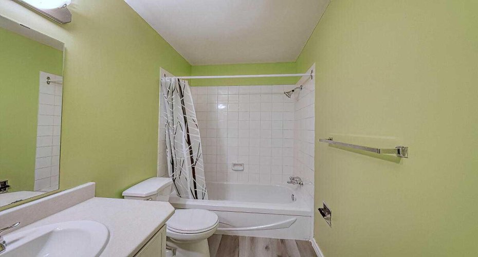 2200 Woodview Drive, Calgary, Alberta T2W 3N6, 2 Bedrooms Bedrooms, ,1 BathroomBathrooms,Residential,For Sale,Woodview,A2278836