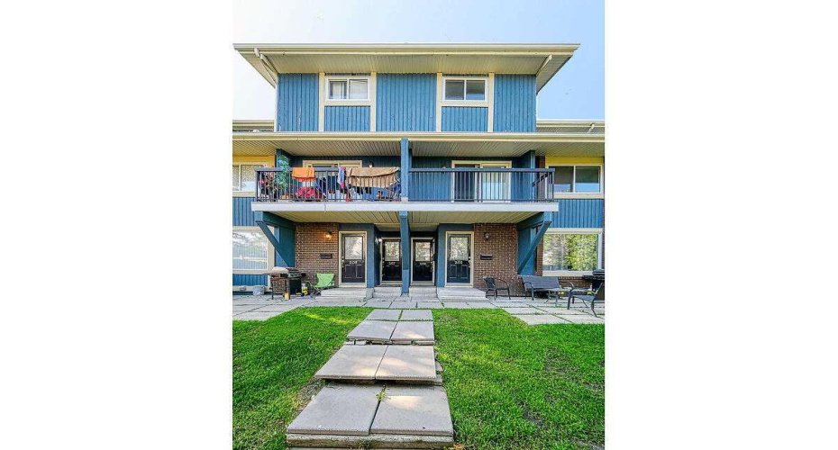 2200 Woodview Drive, Calgary, Alberta T2W 3N6, 2 Bedrooms Bedrooms, ,1 BathroomBathrooms,Residential,For Sale,Woodview,A2278836