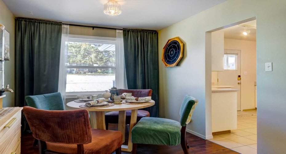 4525 31 Street, Calgary, Alberta T3E 2P8, 2 Bedrooms Bedrooms, ,1 BathroomBathrooms,Residential,For Sale,31,A2278928