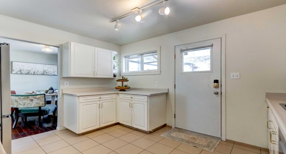 4525 31 Street, Calgary, Alberta T3E 2P8, 2 Bedrooms Bedrooms, ,1 BathroomBathrooms,Residential,For Sale,31,A2278928