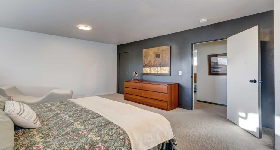 4525 31 Street, Calgary, Alberta T3E 2P8, 2 Bedrooms Bedrooms, ,1 BathroomBathrooms,Residential,For Sale,31,A2278928