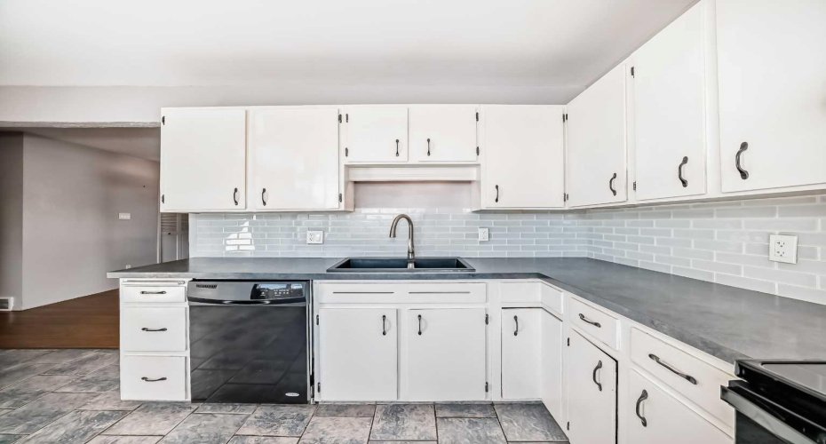 611 Meota Road, Calgary, Alberta T2E 5W8, 5 Bedrooms Bedrooms, ,2 BathroomsBathrooms,Residential,For Sale,Meota,A2278952