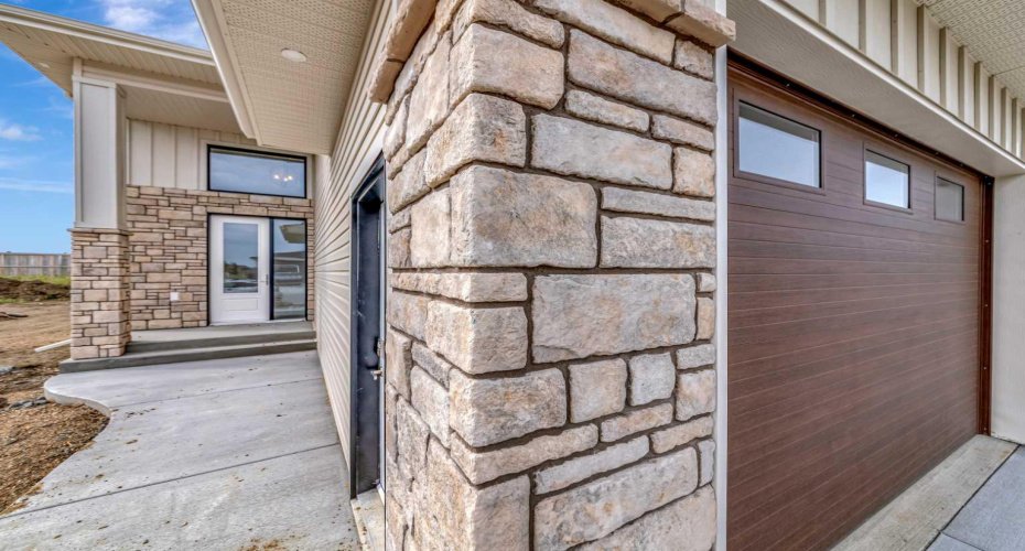 6113 13 Street Close, Lloydminster, Alberta T9V 3S2, 5 Bedrooms Bedrooms, ,3 BathroomsBathrooms,Residential,For Sale,13,A2278968