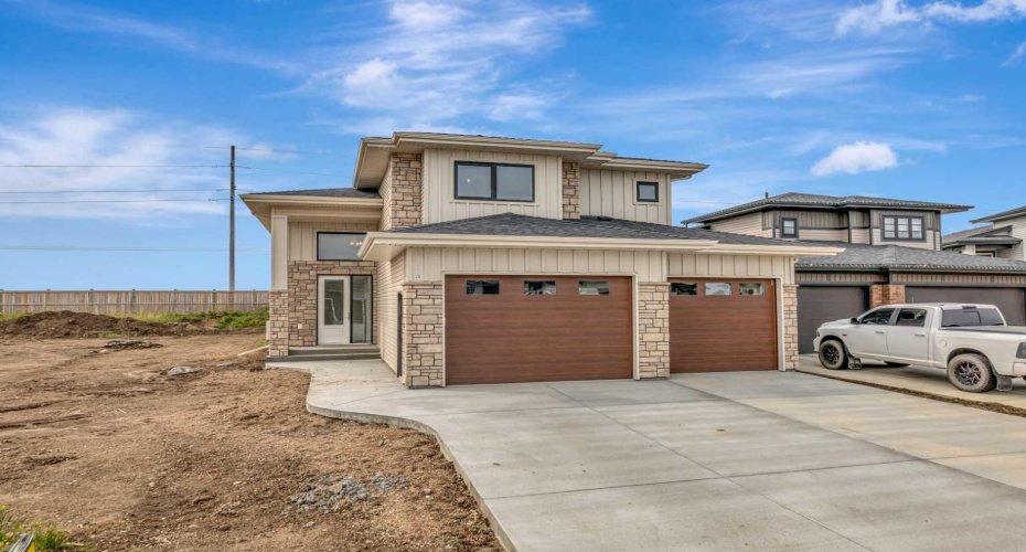 6113 13 Street Close, Lloydminster, Alberta T9V 3S2, 5 Bedrooms Bedrooms, ,3 BathroomsBathrooms,Residential,For Sale,13,A2278968