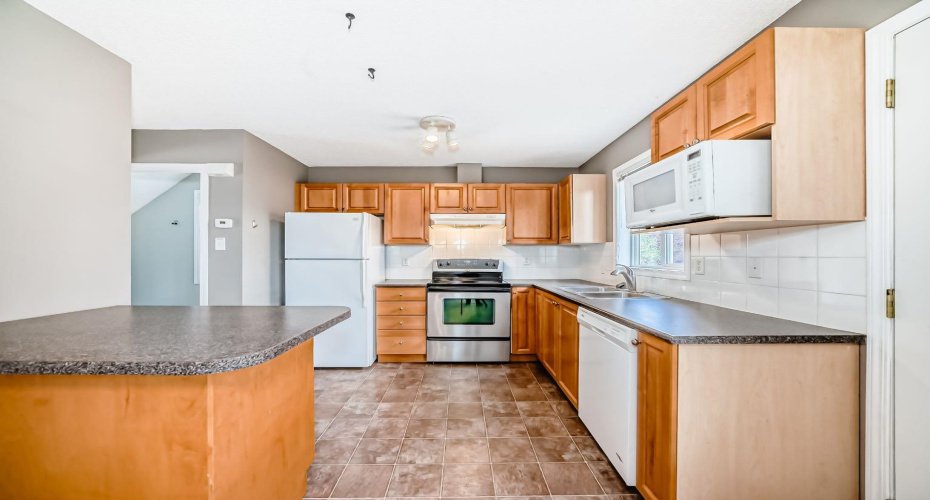 252 Stonemere Place, Chestermere, Alberta T1X 1N0, 3 Bedrooms Bedrooms, ,4 BathroomsBathrooms,Residential,For Sale,Stonemere,A2278974