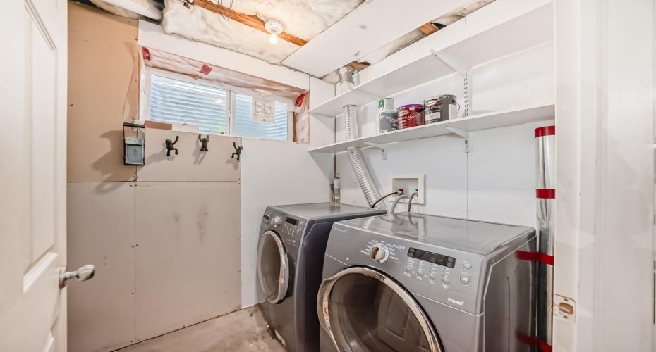 252 Stonemere Place, Chestermere, Alberta T1X 1N0, 3 Bedrooms Bedrooms, ,4 BathroomsBathrooms,Residential,For Sale,Stonemere,A2278974