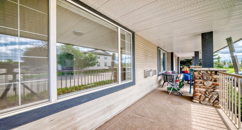 252 Stonemere Place, Chestermere, Alberta T1X 1N0, 3 Bedrooms Bedrooms, ,4 BathroomsBathrooms,Residential,For Sale,Stonemere,A2278974