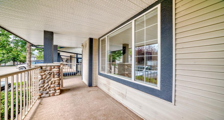 252 Stonemere Place, Chestermere, Alberta T1X 1N0, 3 Bedrooms Bedrooms, ,4 BathroomsBathrooms,Residential,For Sale,Stonemere,A2278974