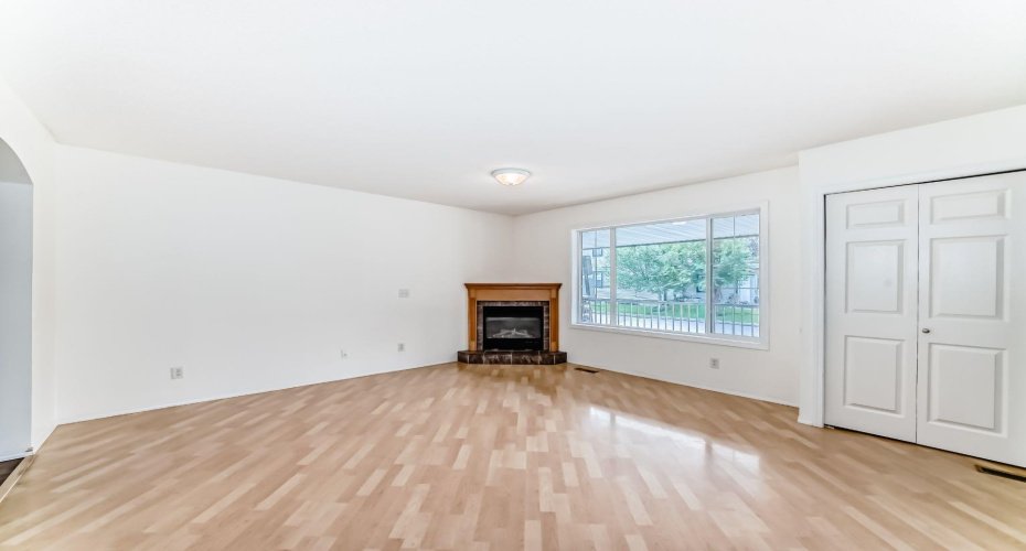 252 Stonemere Place, Chestermere, Alberta T1X 1N0, 3 Bedrooms Bedrooms, ,4 BathroomsBathrooms,Residential,For Sale,Stonemere,A2278974