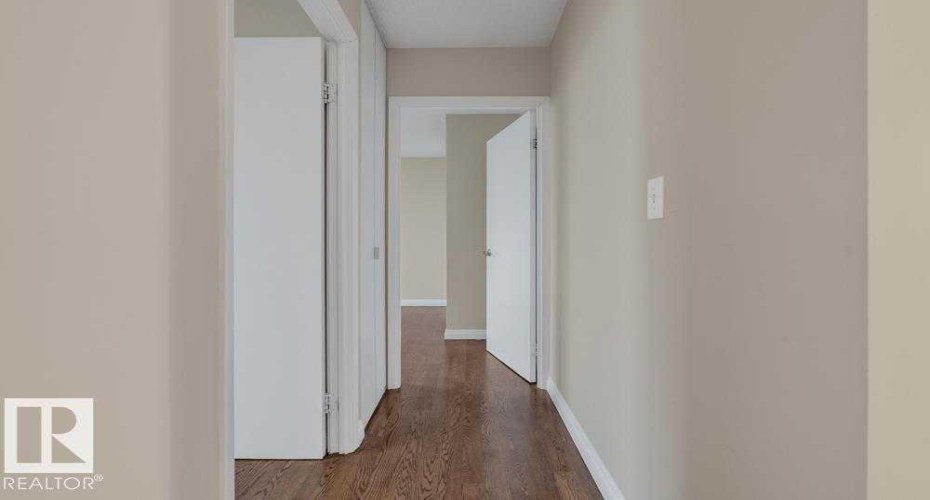 11307 99 Avenue, Edmonton, Alberta T5K 0H2, 2 Bedrooms Bedrooms, ,1 BathroomBathrooms,Residential,For Sale,99,A2278975