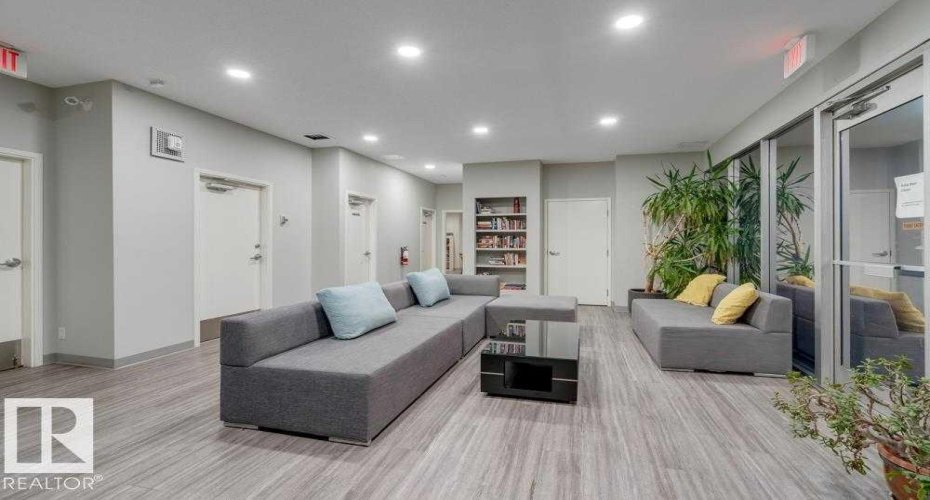 11307 99 Avenue, Edmonton, Alberta T5K 0H2, 2 Bedrooms Bedrooms, ,1 BathroomBathrooms,Residential,For Sale,99,A2278975