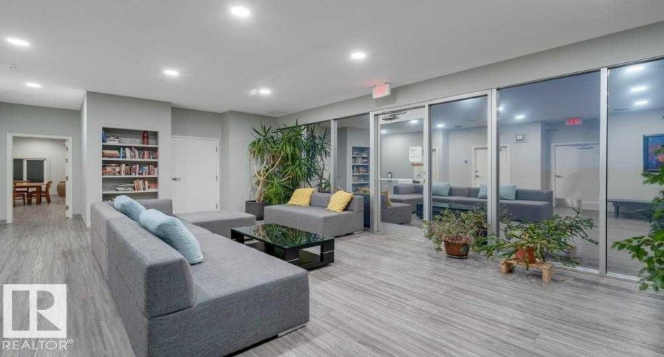 11307 99 Avenue, Edmonton, Alberta T5K 0H2, 2 Bedrooms Bedrooms, ,1 BathroomBathrooms,Residential,For Sale,99,A2278975