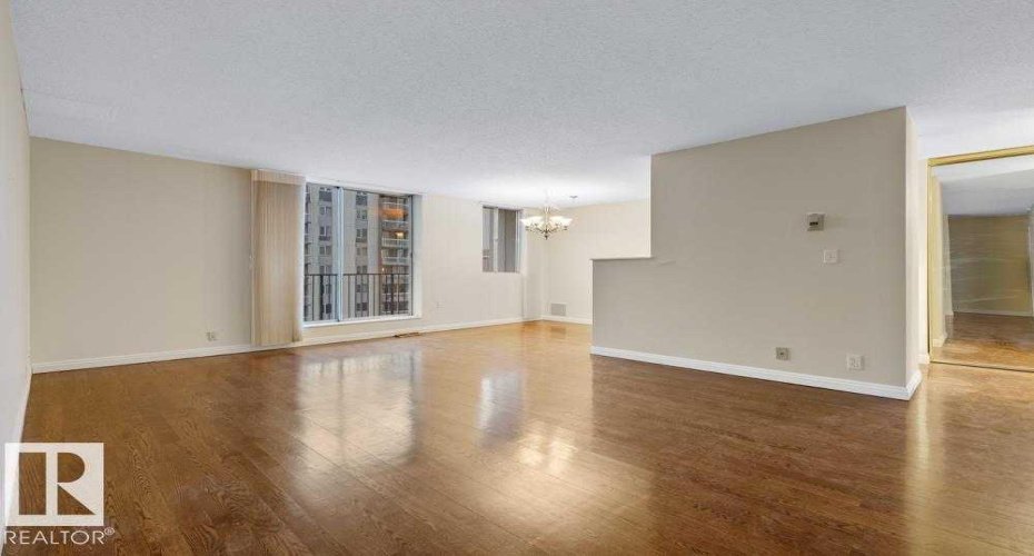 11307 99 Avenue, Edmonton, Alberta T5K 0H2, 2 Bedrooms Bedrooms, ,1 BathroomBathrooms,Residential,For Sale,99,A2278975